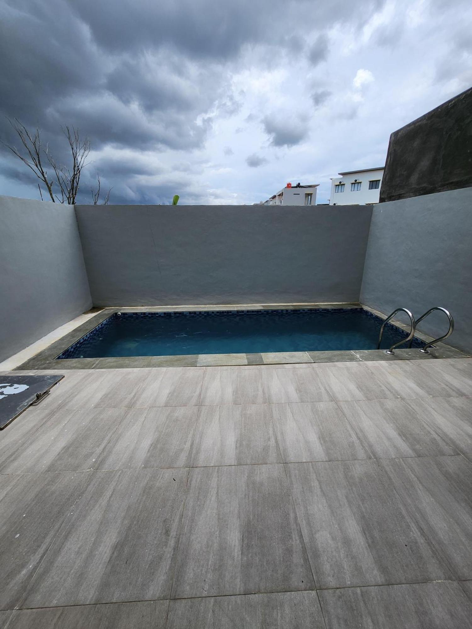 The Icon Central Batam 3 Bedroom Home Villa With Private Pool Bagian luar foto